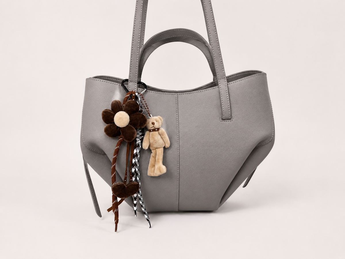 Teddy Daisy Charm