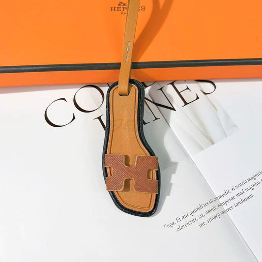 Oran Charm - Brown